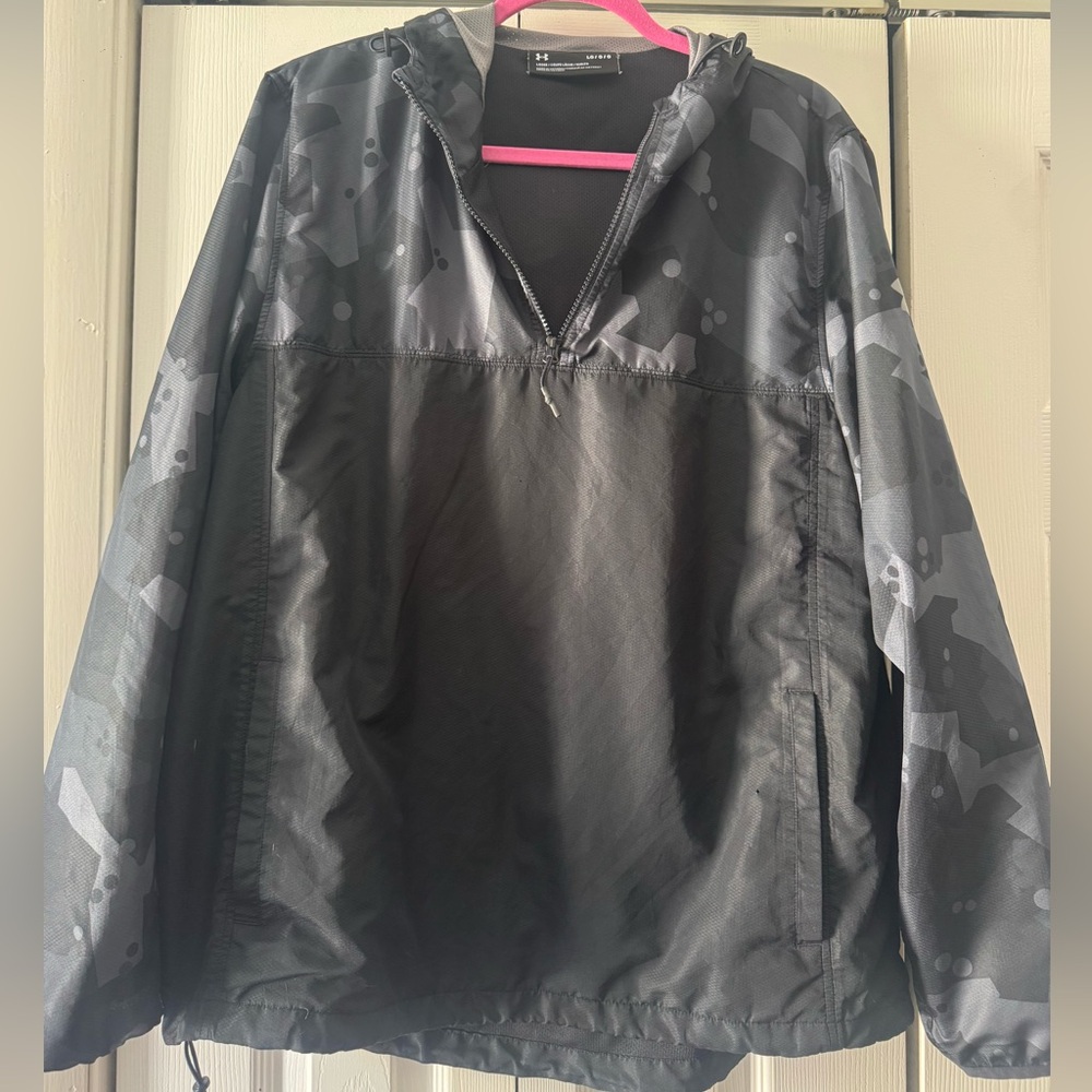 Under Armour Men’s Quarter Zip Pull Over Spring Windbreaker